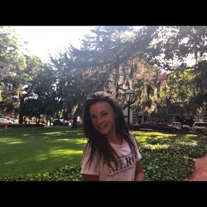Meet your Posher, Julia